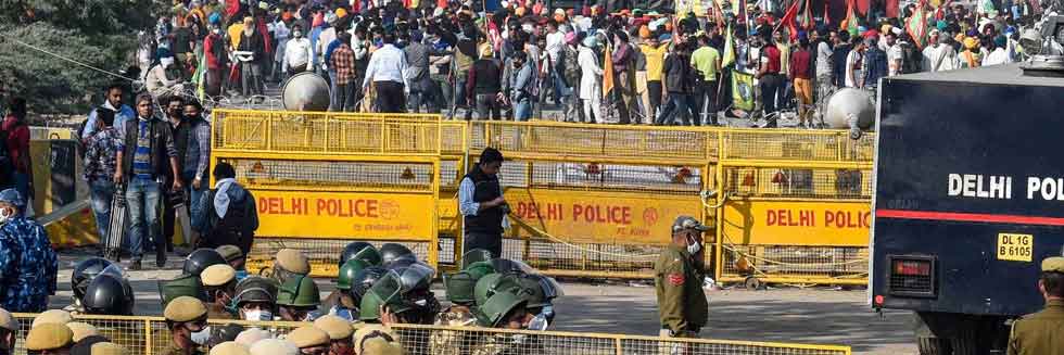 Citing Cold and COVID-19, Centre Calls for a Crucial Meet with the Agitating Farmers Today