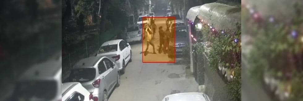 3 Women Punched, Kicked, Beaten With Sticks in Delhi’s Shalimar Bagh, CCTV Footage Goes Viral